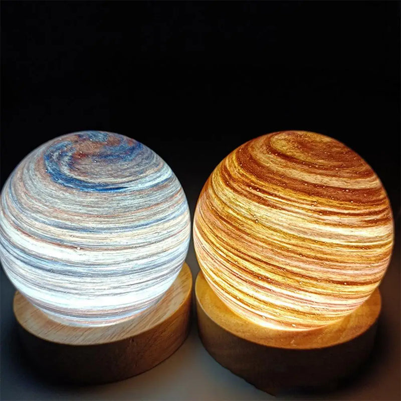 Luminária Planeta de mesa design decorativo base de madeira